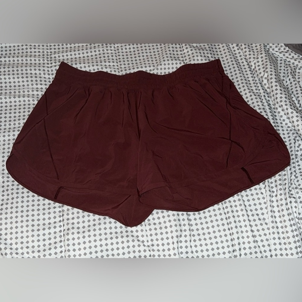 Lululemon shorts 5inch mid rise